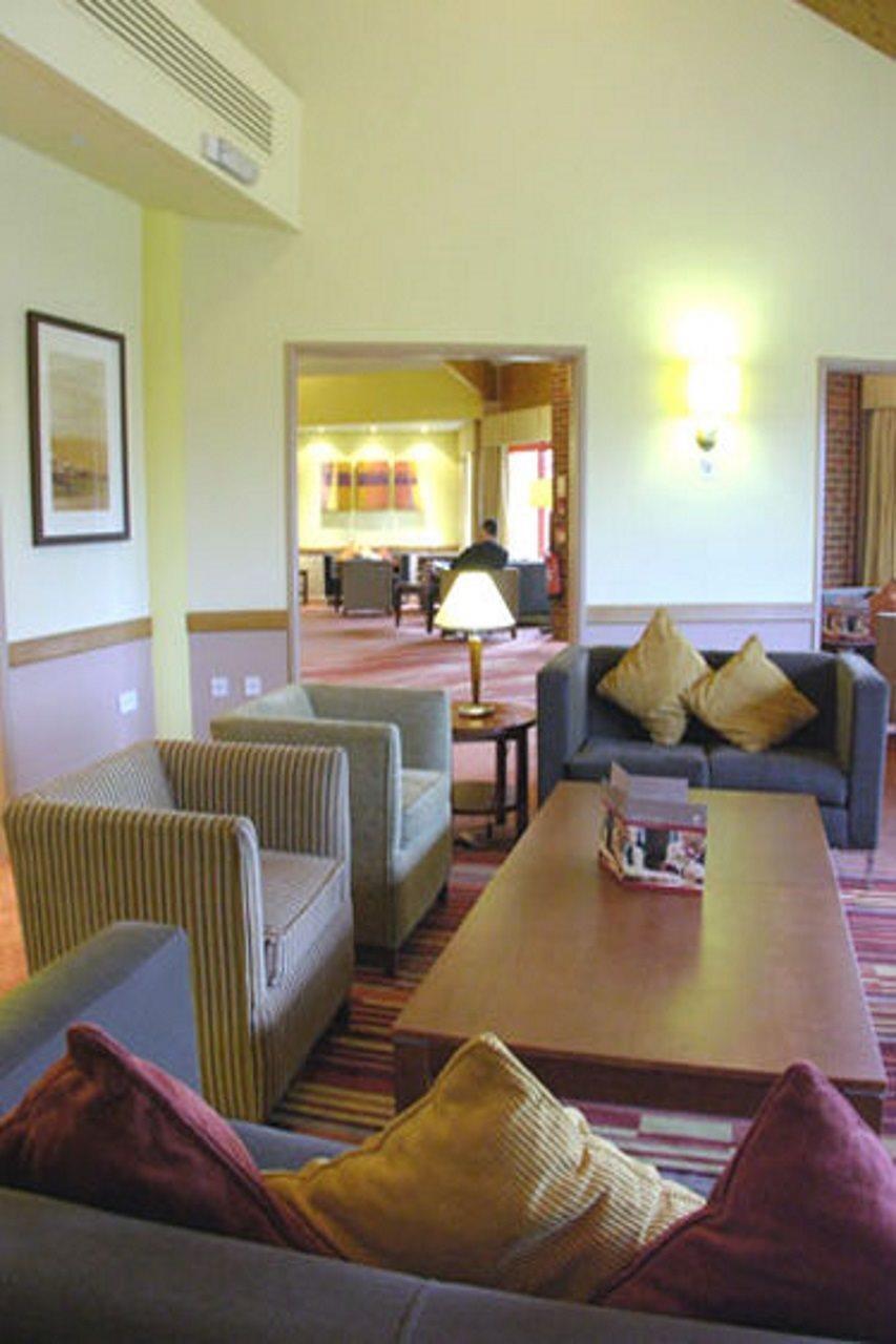 Premier Inn Abingdon Bagian luar foto