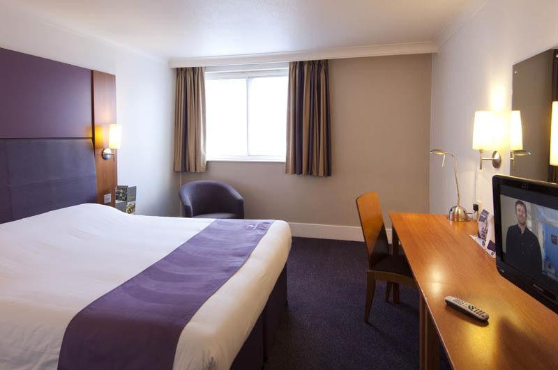 Premier Inn Abingdon Bagian luar foto