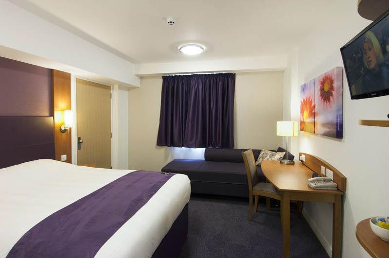 Premier Inn Abingdon Bagian luar foto